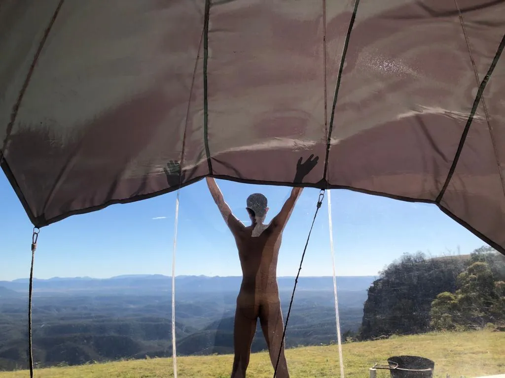 Nude glamping