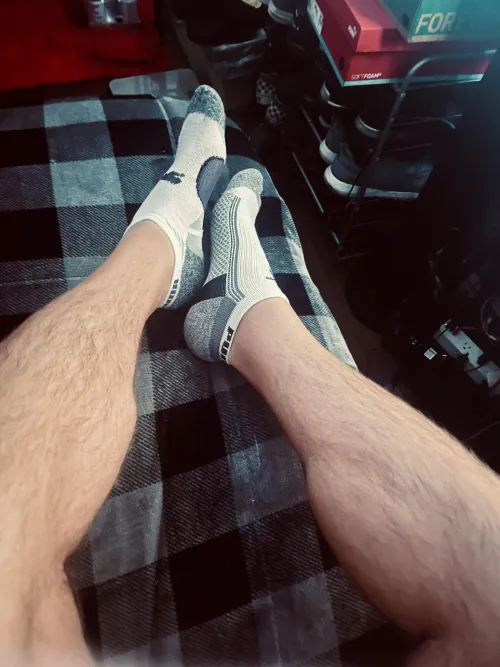 One of these things is not like the other.  got a couple days of gym sweat. Pheromones r pheromoning! 😈