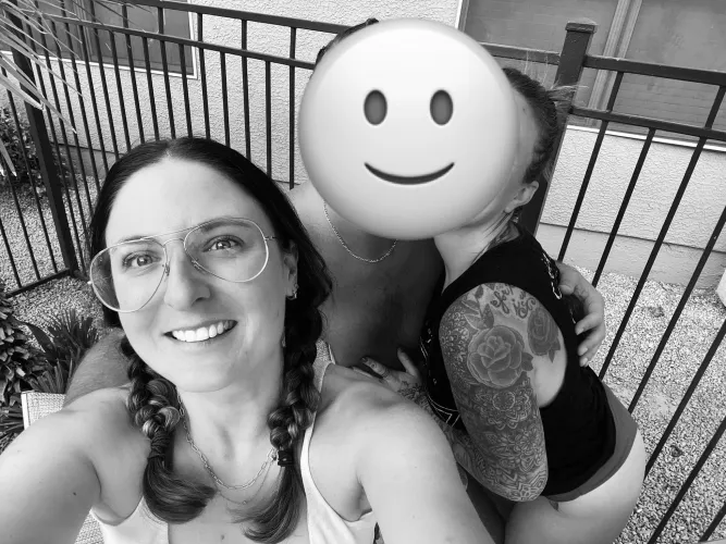 #Phoenix Seeking a BBC for Couple Cuck session. Stop by for a meet up.