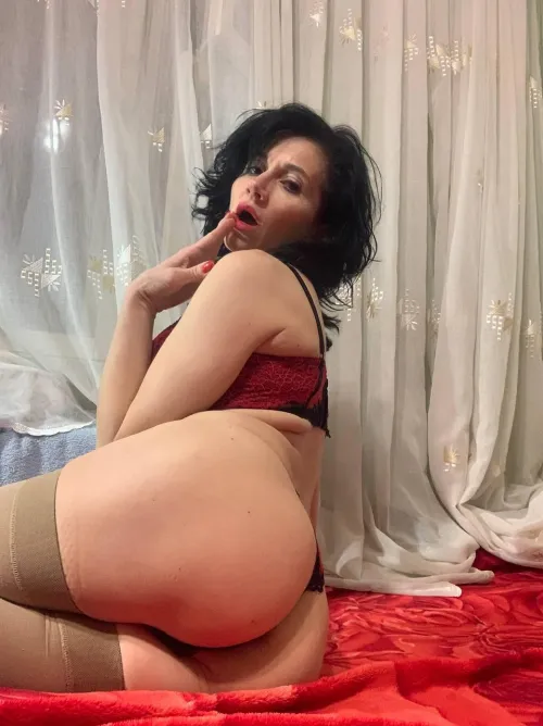 Would you hook up with a naughty like me