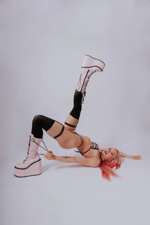 🖤🩷🖤 [X/Twitter]