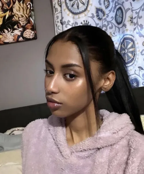 You work hard long hours so pretty girls like me don’t have to. 🤷🏽‍♀️😂