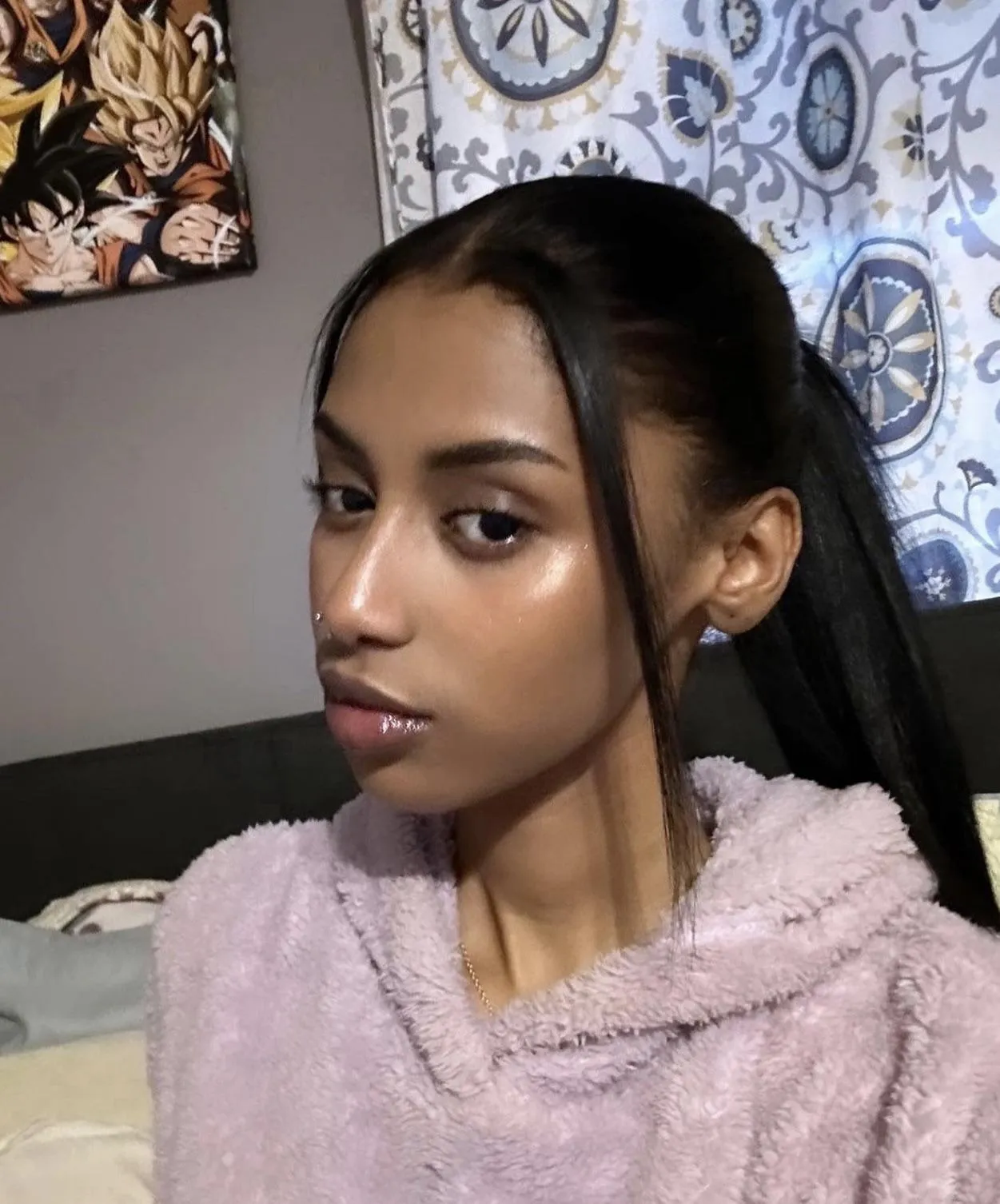 You work hard long hours so pretty girls like me don’t have to. 🤷🏽‍♀️😂