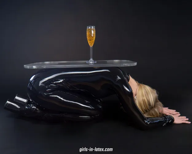 Your daly doese of kink 🥂💛