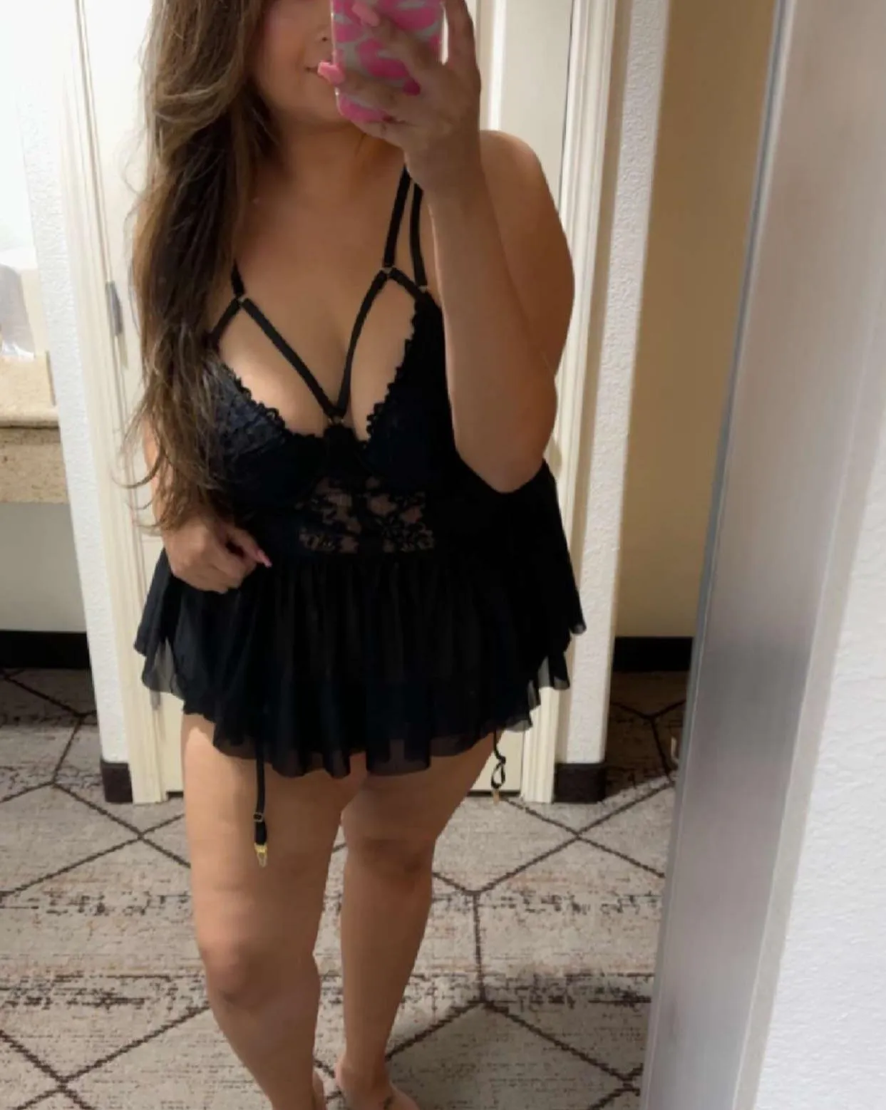 32MF4M Looking for Hung BWC 7+ for Hotwife on valentines night need 1 more