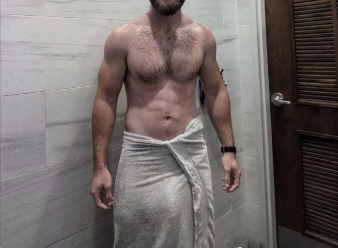 Bull from Birmingham, travel to Tennessee often. Can be whatever the couple needs me to be, no pressure! Send pics and any info you can!