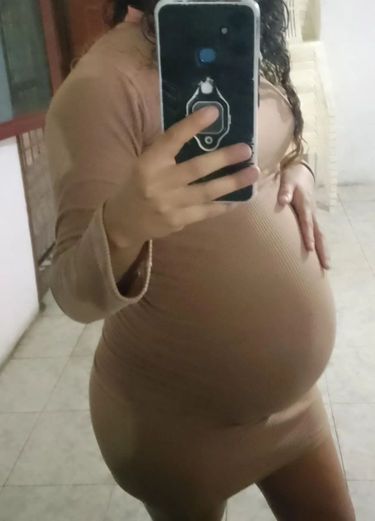 Dresses make me feel sexy with my pregnant belly