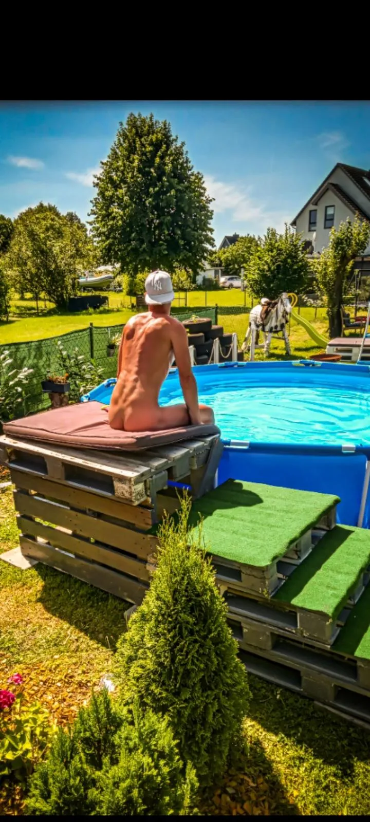 Freue mich auf den Sommer..endlich wieder nackt in der Sonne liegen