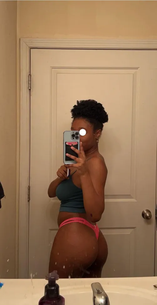 I told my bf he was “perfect” size yet here I am craving twice his size😵‍💫