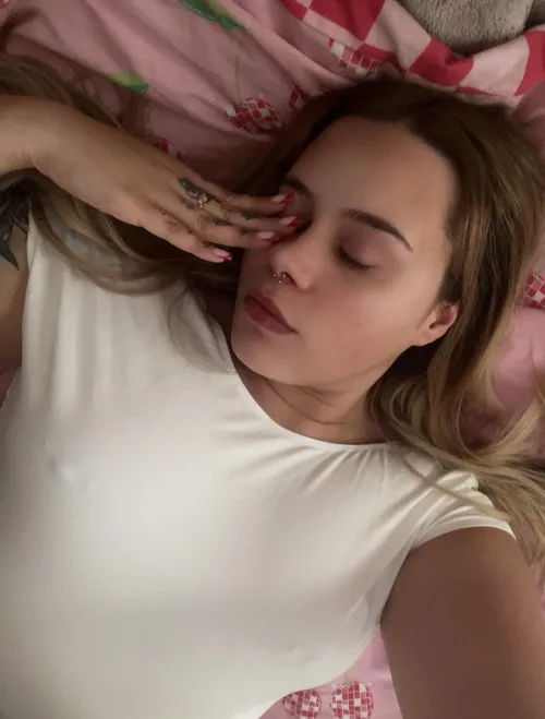 Mommy is feeling sicky so take care of me right now 💐🌀