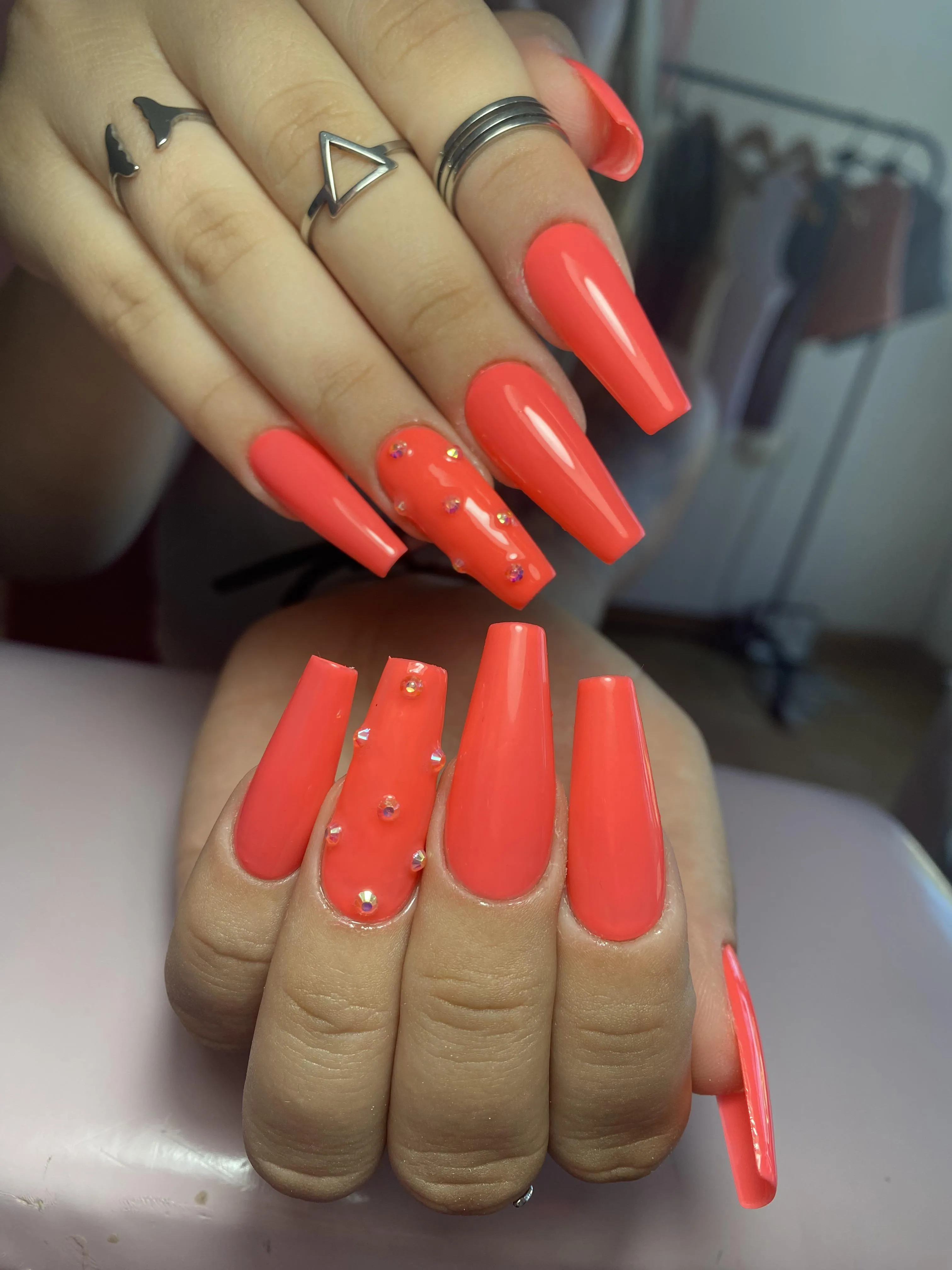 pink nails for the beach