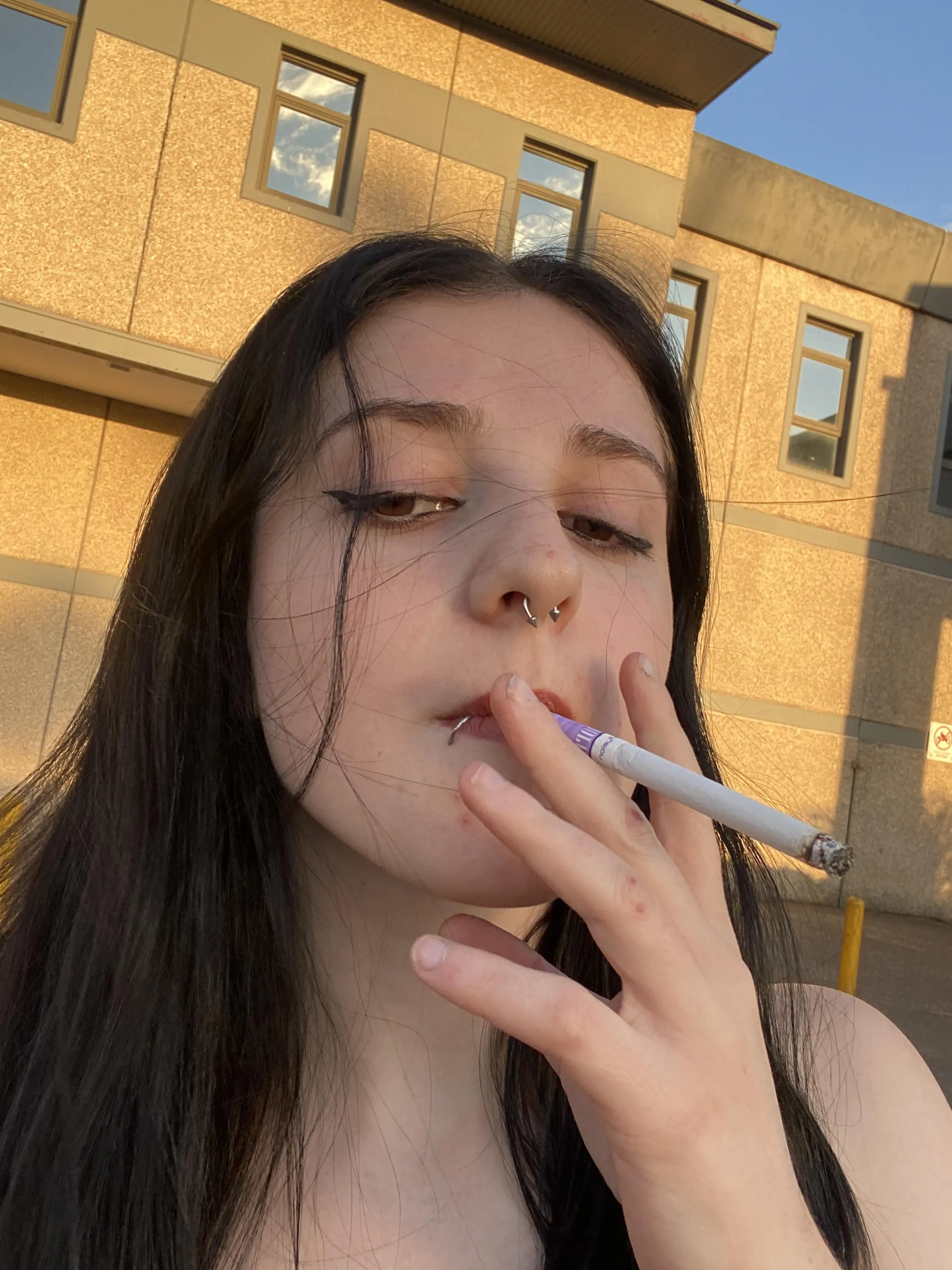 Smoking in the parking💋