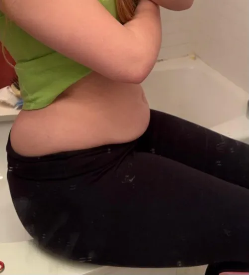 Thick belly, meaty thighs, and really hungry🫣