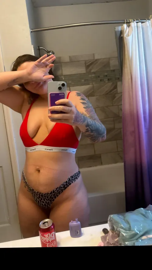 Who’s down to make content together?I am willing to travel any takers?