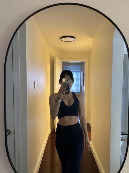 Working at the hospital keeps me motivated to stick to my workout regimen 🫡