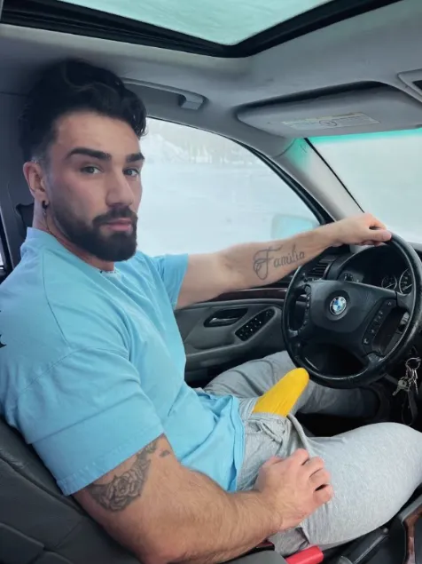 Anyone here who can drive a stick?