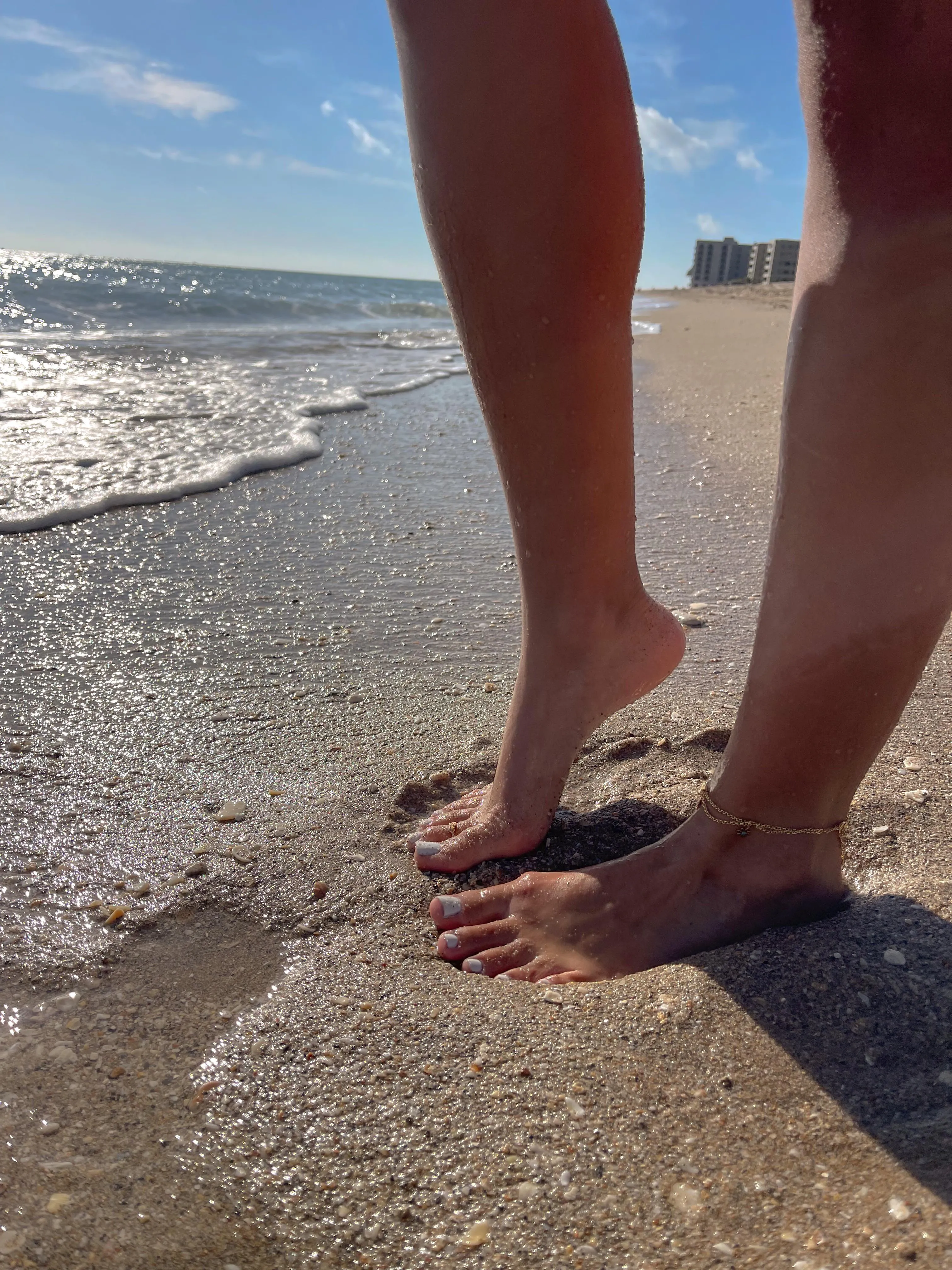 Been loving dipping my toes in the water lately 💦