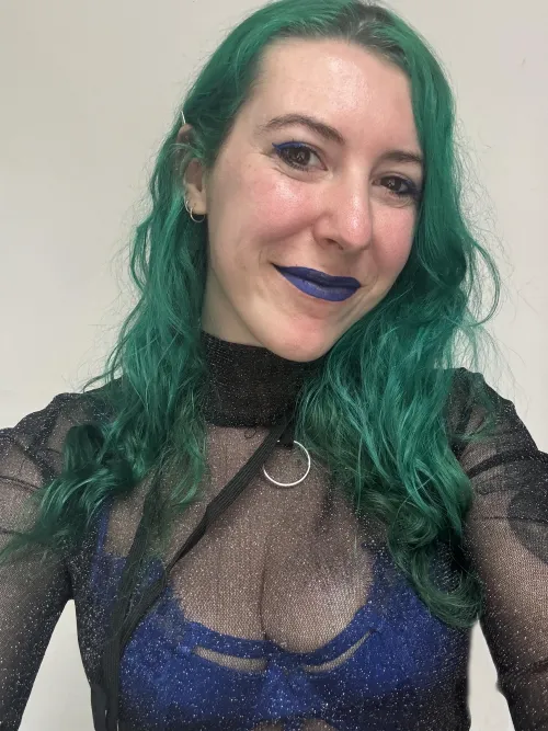 Electric blue selfie