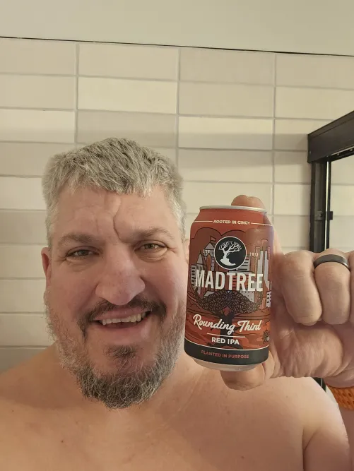 Finally Friday, love when this beer comes out because it means baseball in Cincinnati is right around the corner! Rounding Third by Madtree Go Reds!
