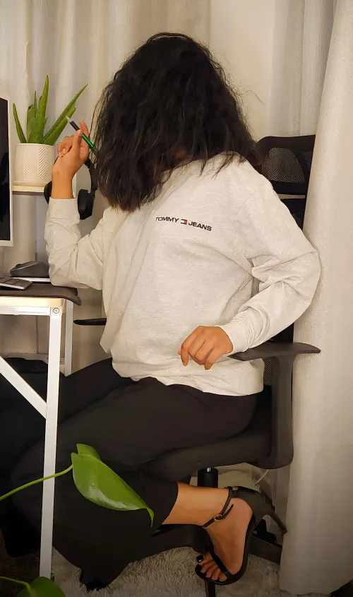 from code reviews to seducing you 🔥 (f) Engineer Lady