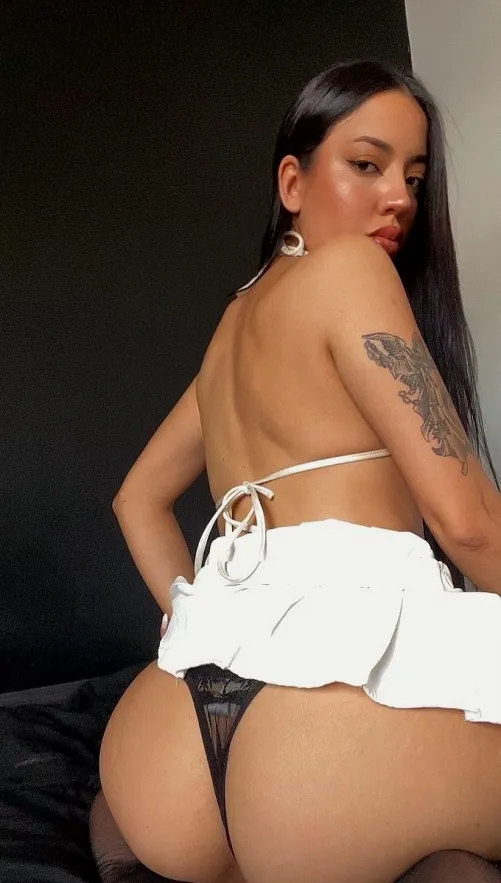 Is this a perfect view? or should I send you my nudes.