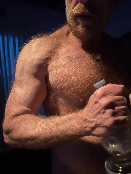 Midtown Manhattan just picked up the pipe for a fun night. Who else is nearby? Love uncut and big bush