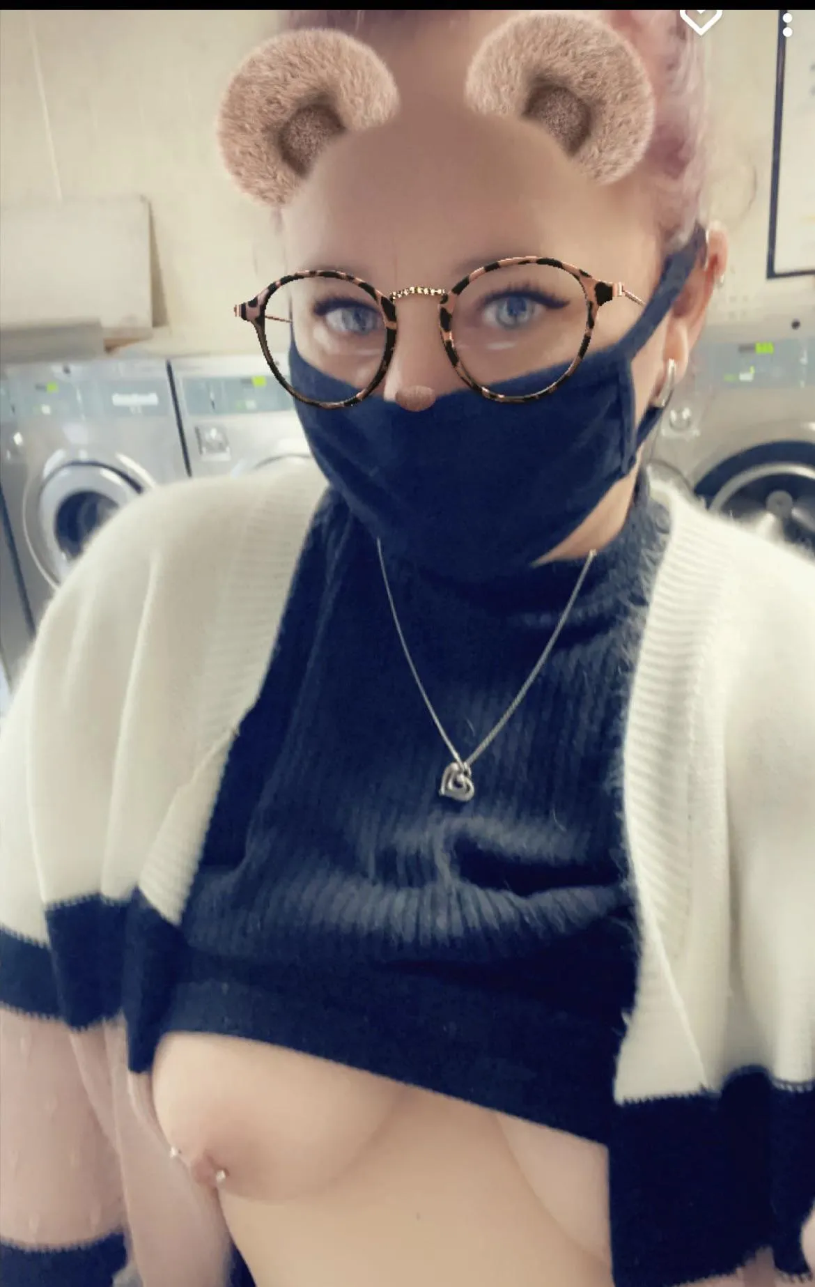 Nips out in the laundry mat