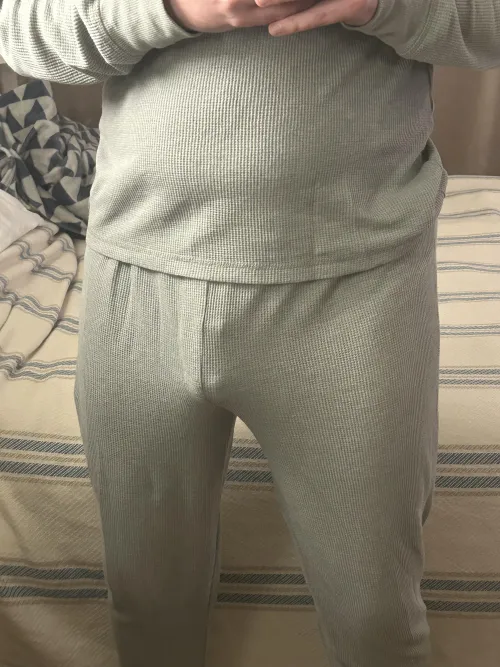 The cage print goes crazy in these pants, do you think my roommate can tell?