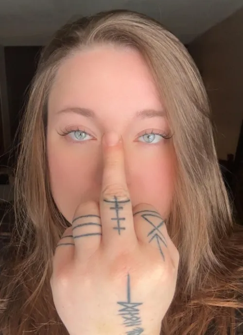 This finger has seen more action than you ever will. 😂💸