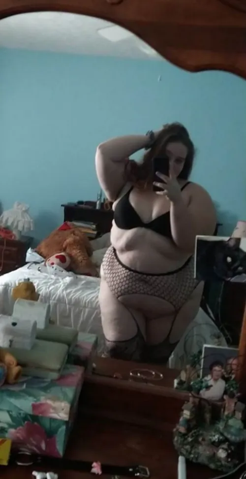 Who else loves a fat goth in fishnets?