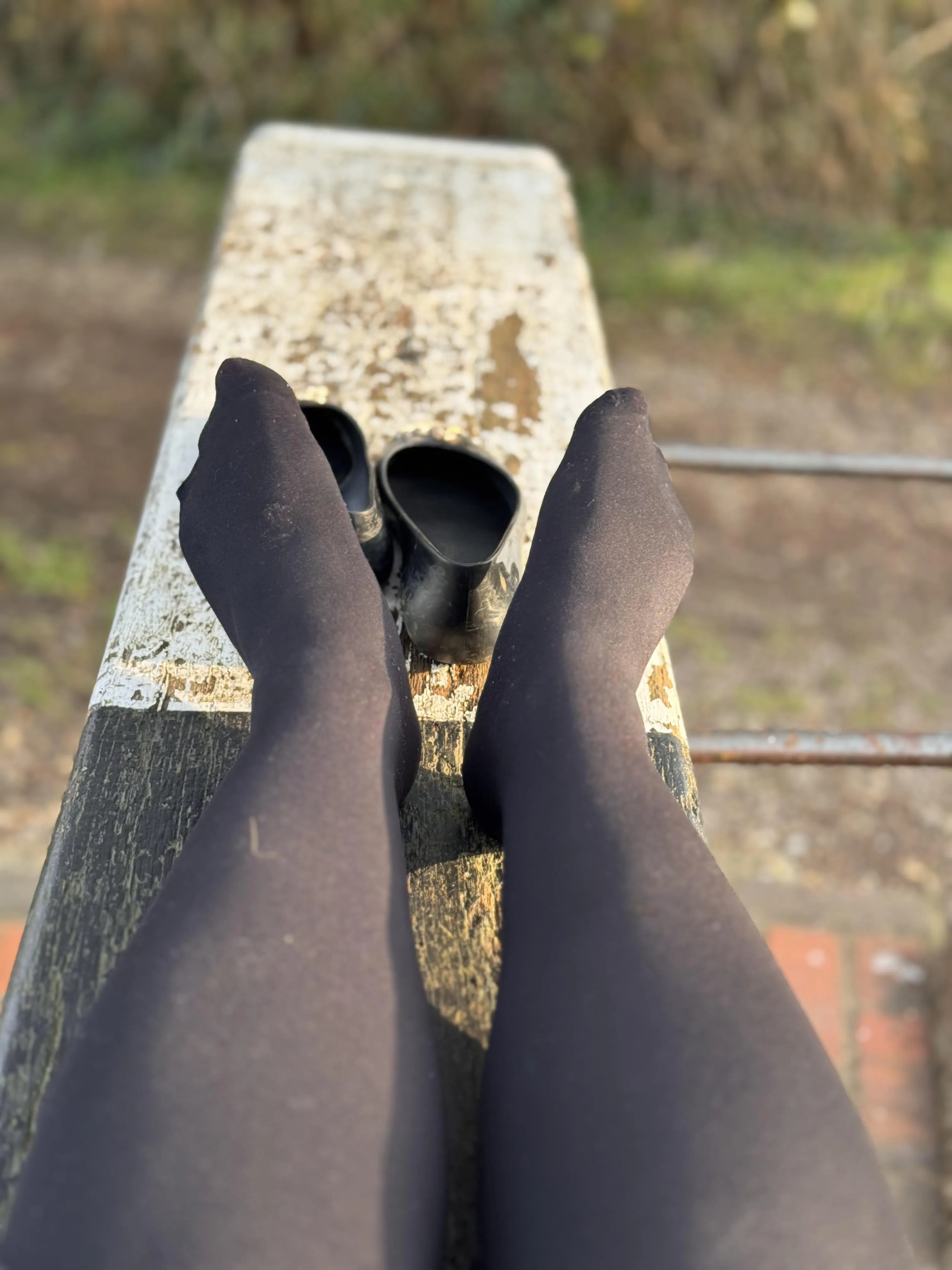 Would you like to see my soles ?