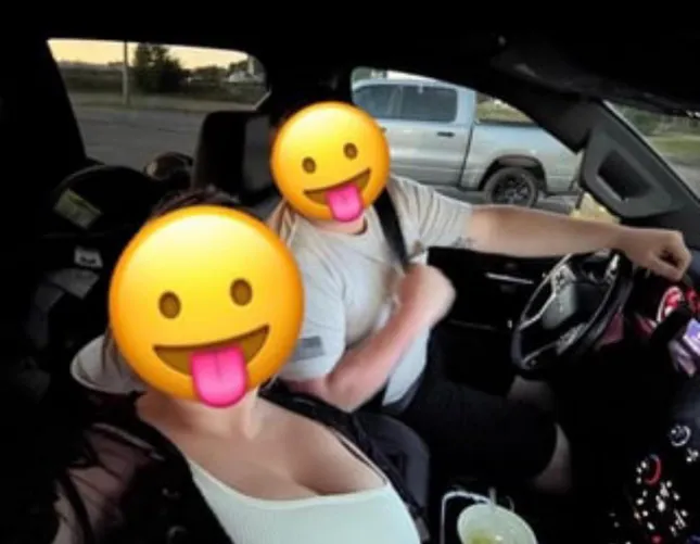 [28/26][mf4F][central Kentucky] couple looking for a [F] for casual discreet fun. Please be able to verify. NO COUPLES OR MALES looking for a female to experience my bi side with hubby dm for pics