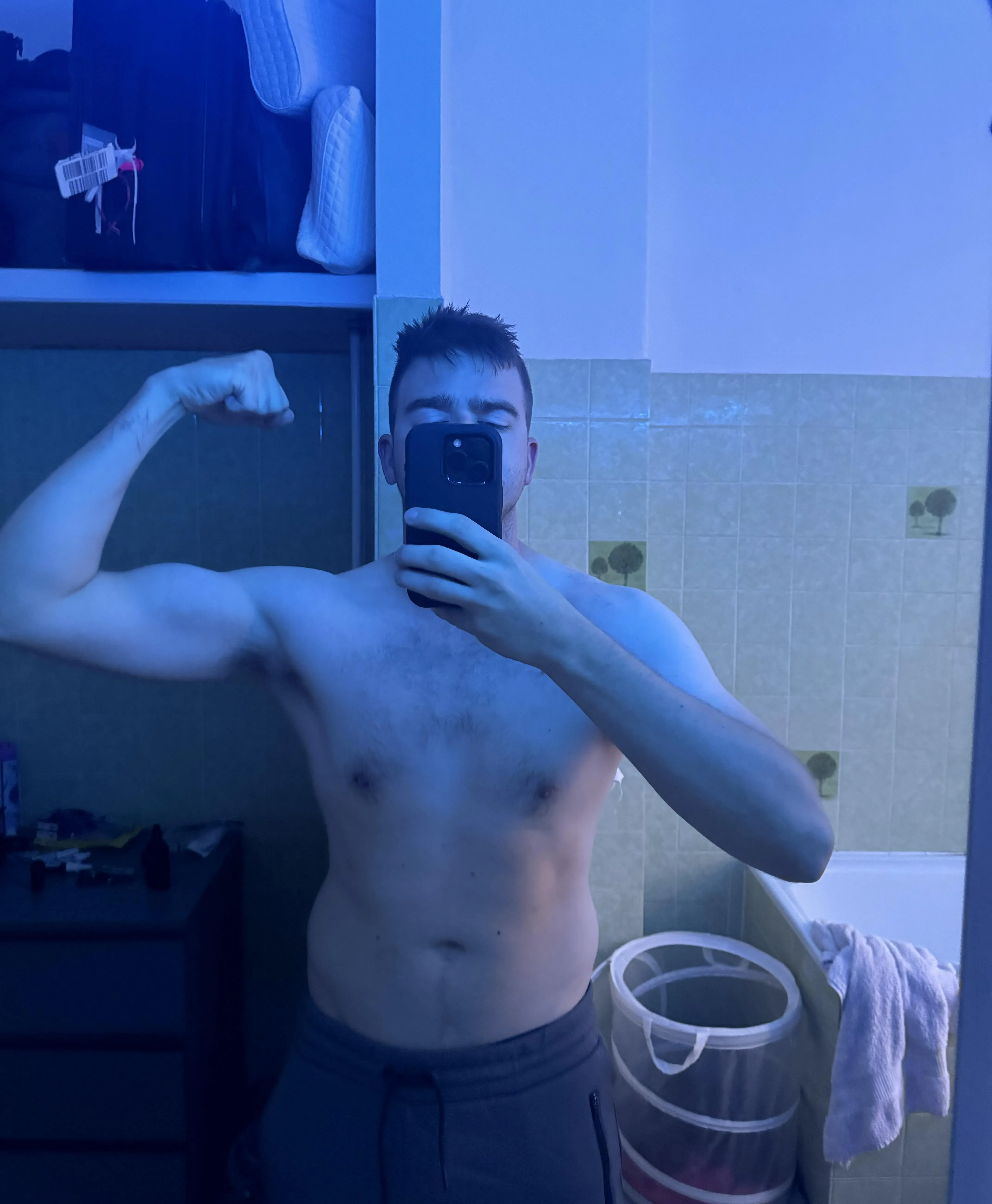 28M4F - Moving to Europe next week