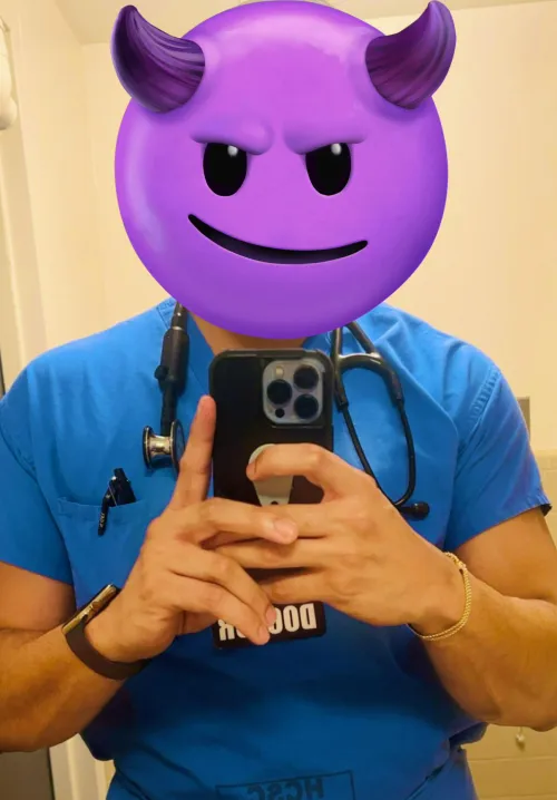 32 M surgeon, Dom looking for F sub in PA/Philly/NJ area