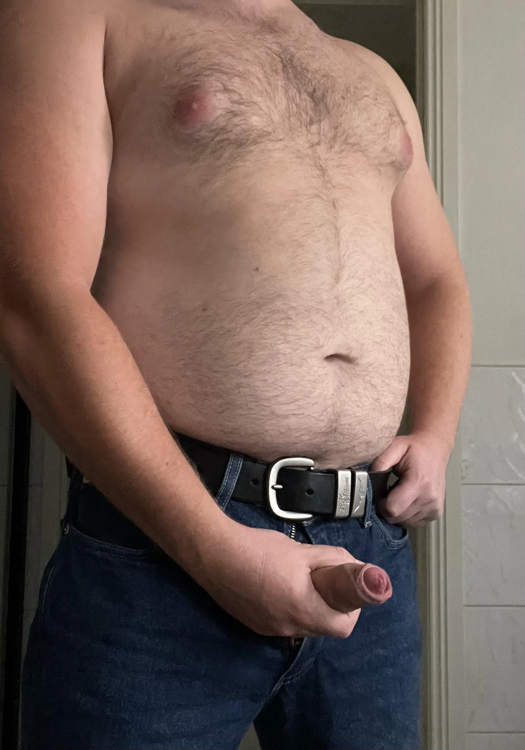 A bear, his belt and his boner