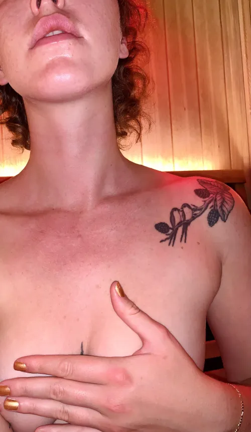 A beautiful and super hot ginger.