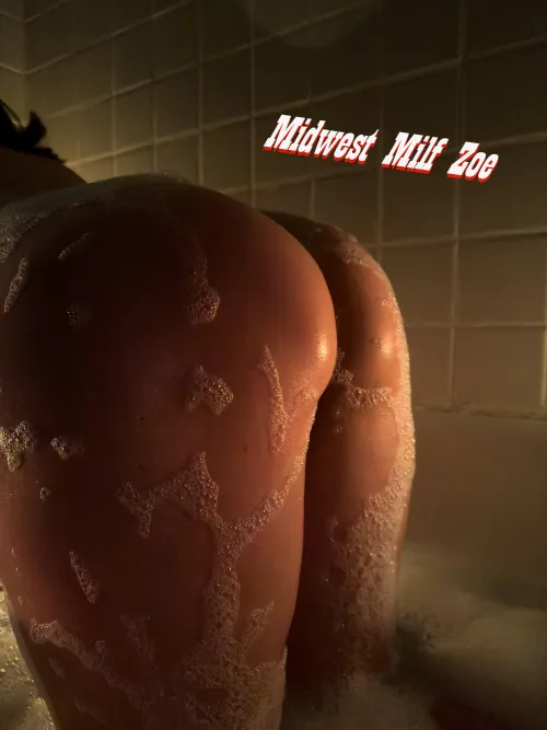 Embracing all that MILF life has to offer (STL)