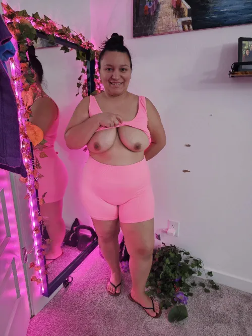 Enjoy my beautiful 36DD latina milf tits