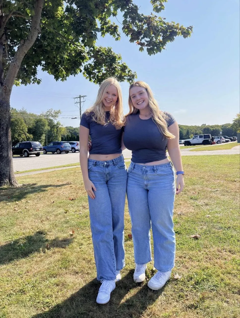 Her friends envy her 😅