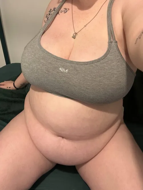 high as a mf showing my belly on here lol.. does it turn u on?