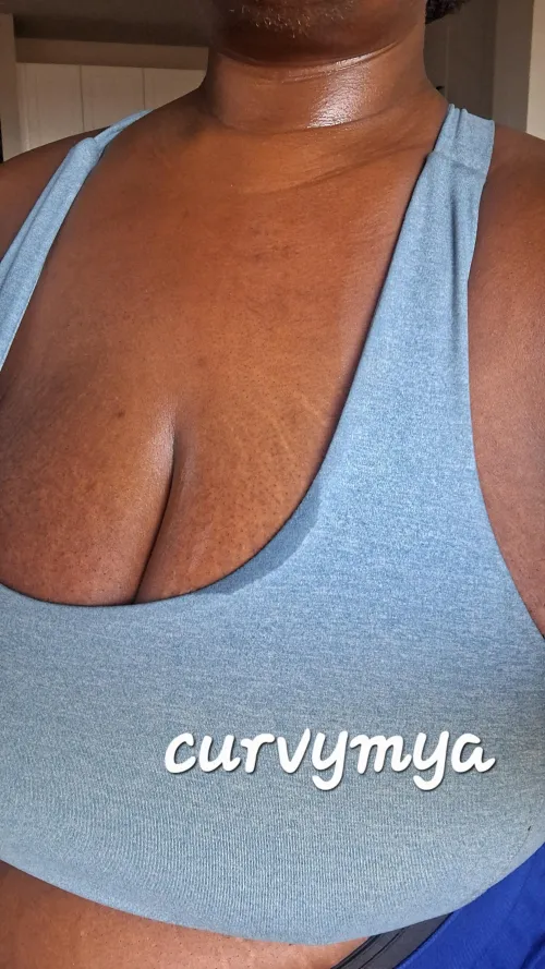 Just finished working out..my boobs are so sweaty