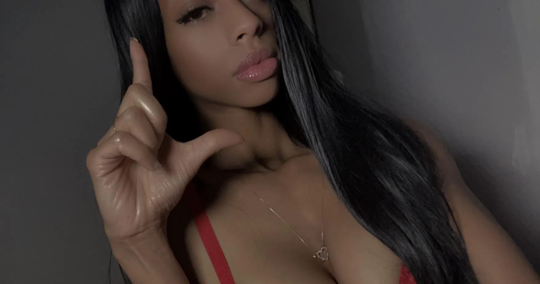 Live findom sessions on LF every night💋