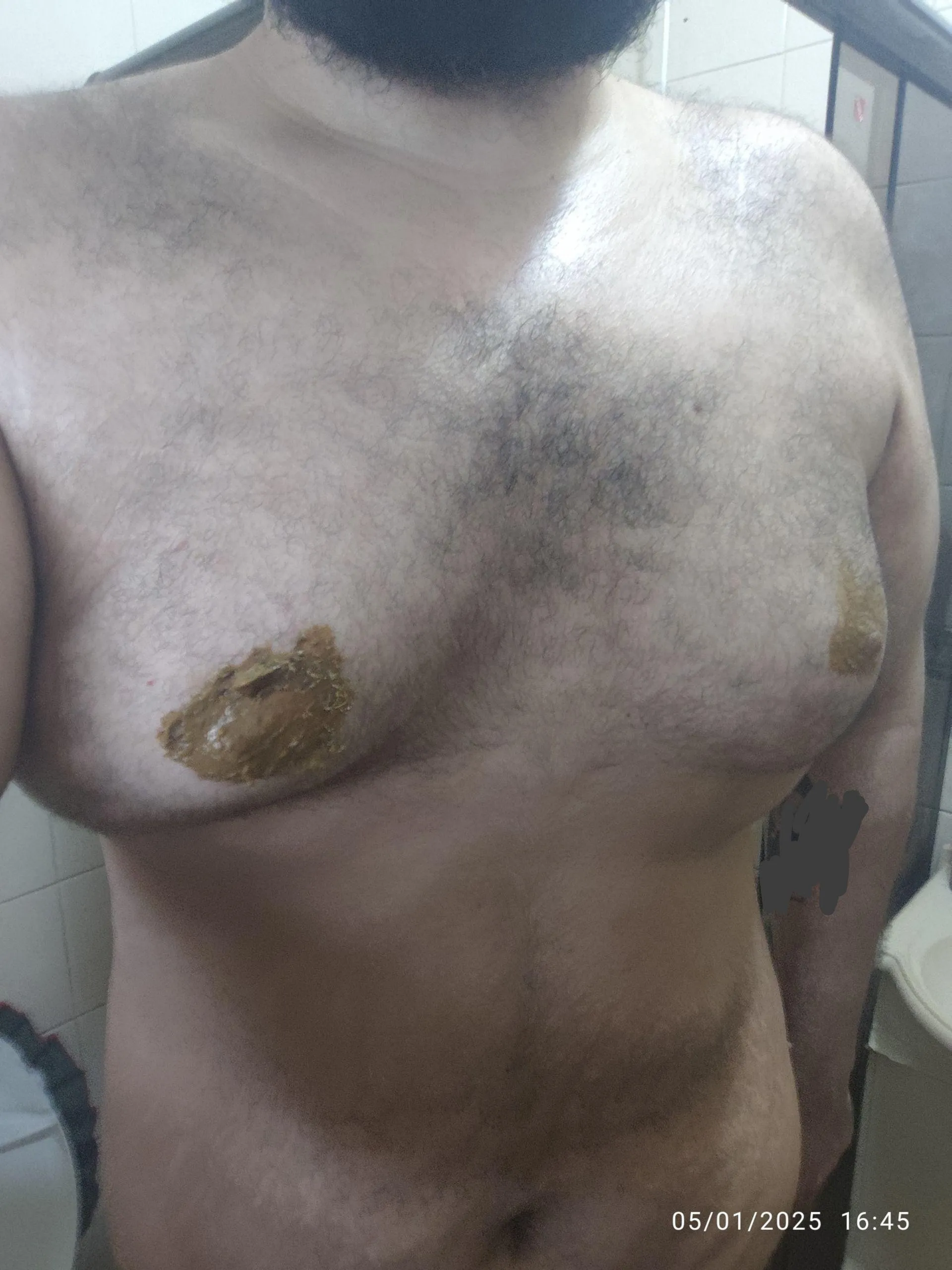 (M) I Iove to play with shit and would love a female partner for some kinky fun.