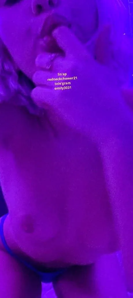 Sending nudes to e'veryone who like this just because i'm horny