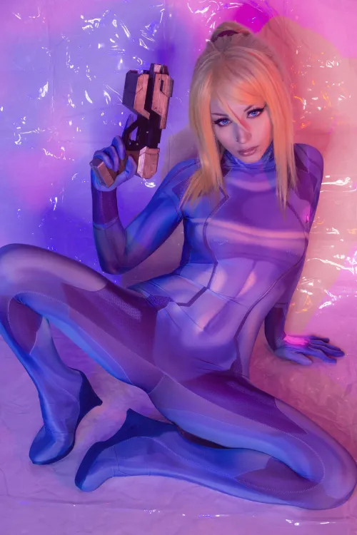 Shiroktsne cosplaying Samus