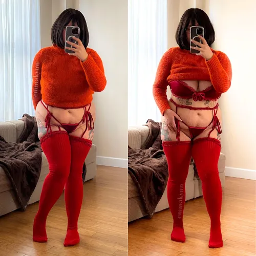 the selfies velma would send if she was your gf