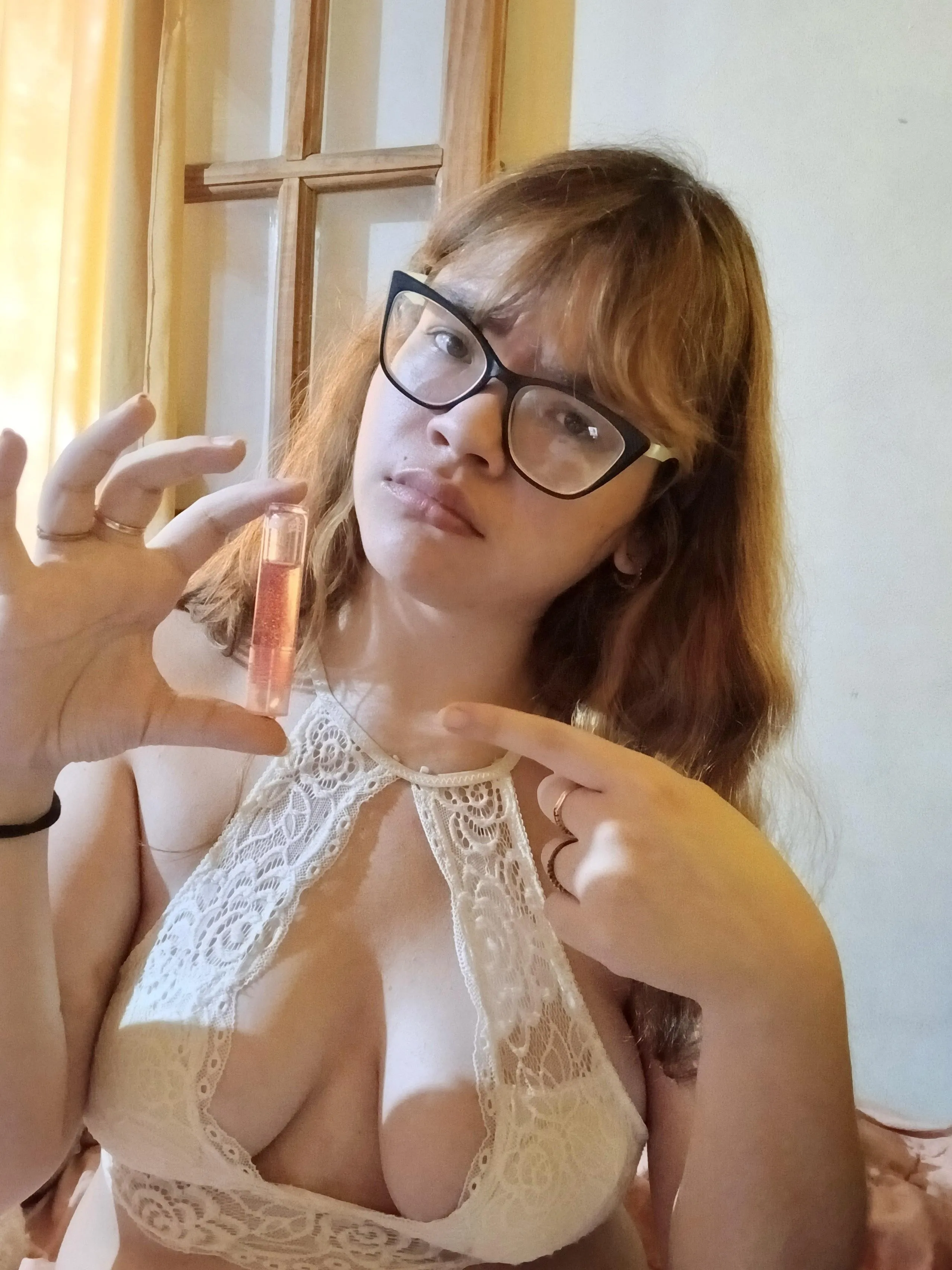 you have it as small as my lip gloss? send me your measurement for my amusement