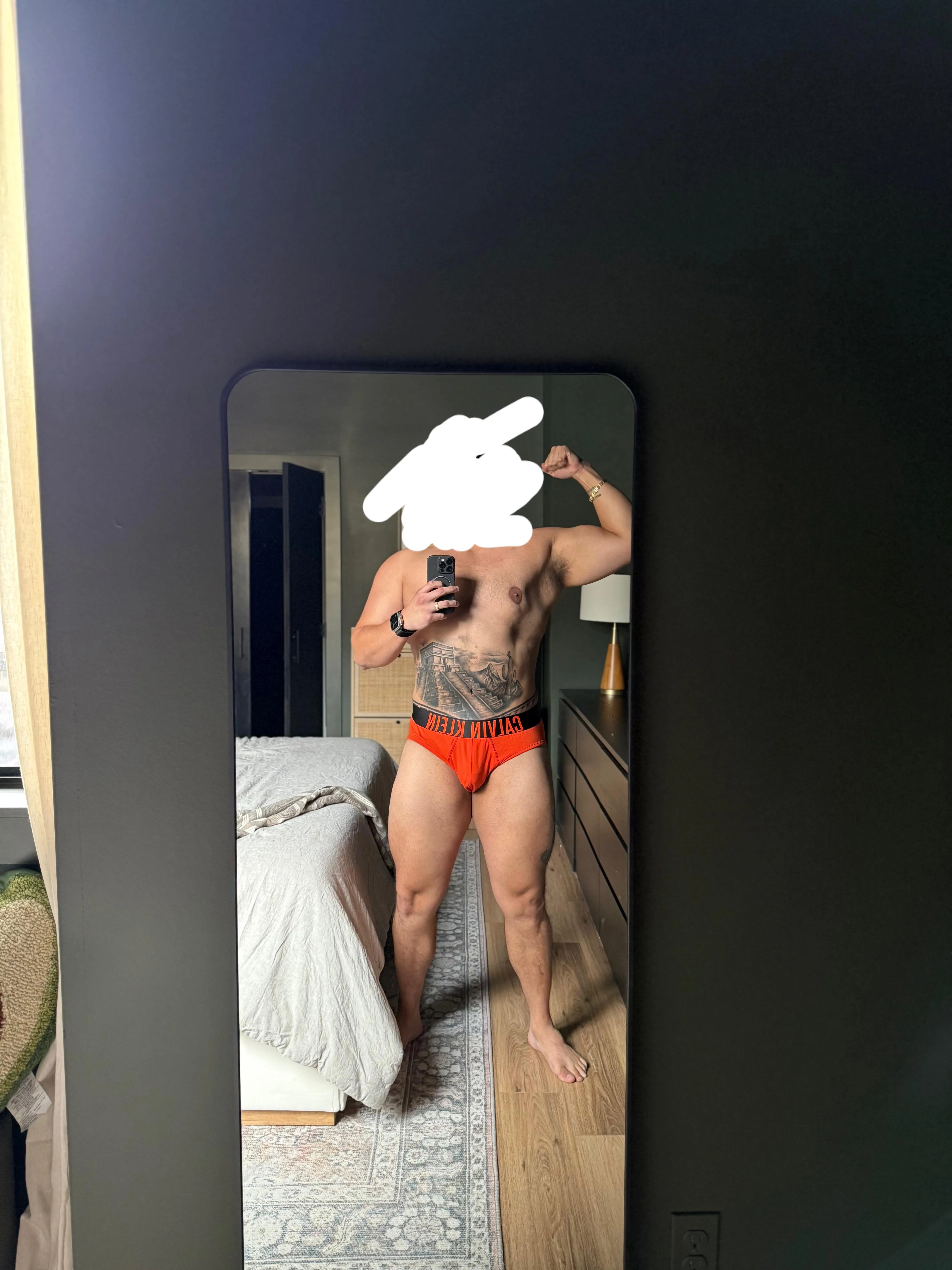 [32] Looking for bear/stocky guys