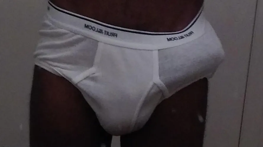 [62 M4F/MF] Horny, fit, mature gentleman looking to meet weekday afternoons. Those who like to make out first to the front of the line, especially babes with a some meat on their bones.