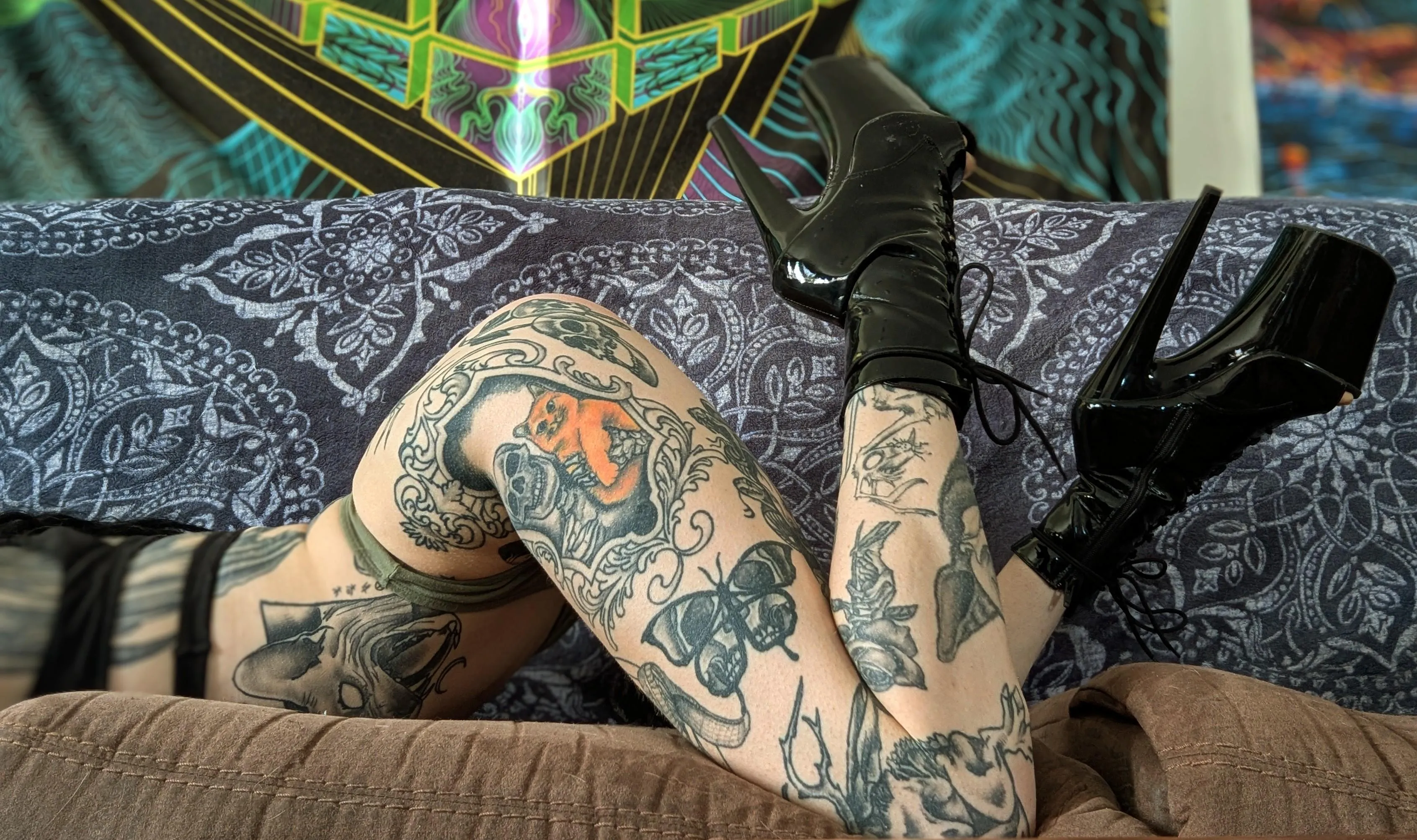 Ass tattoos & pleasers 😍